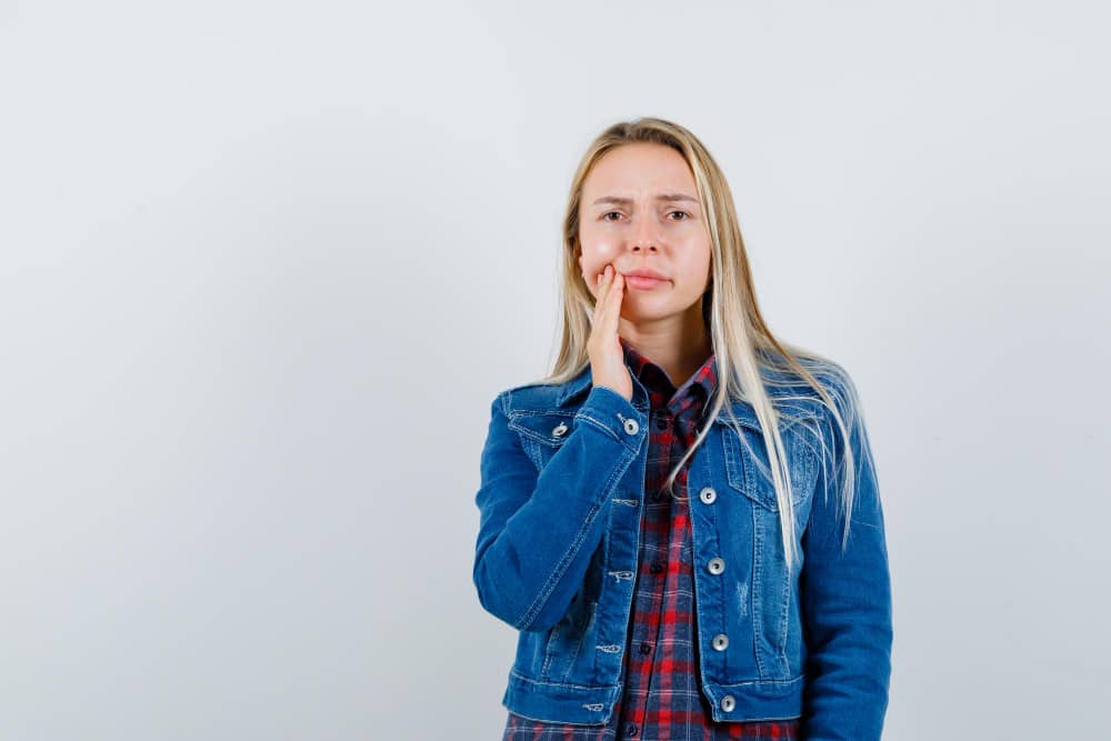How Do I Manage Dental Pain Before My Emergency Visit?